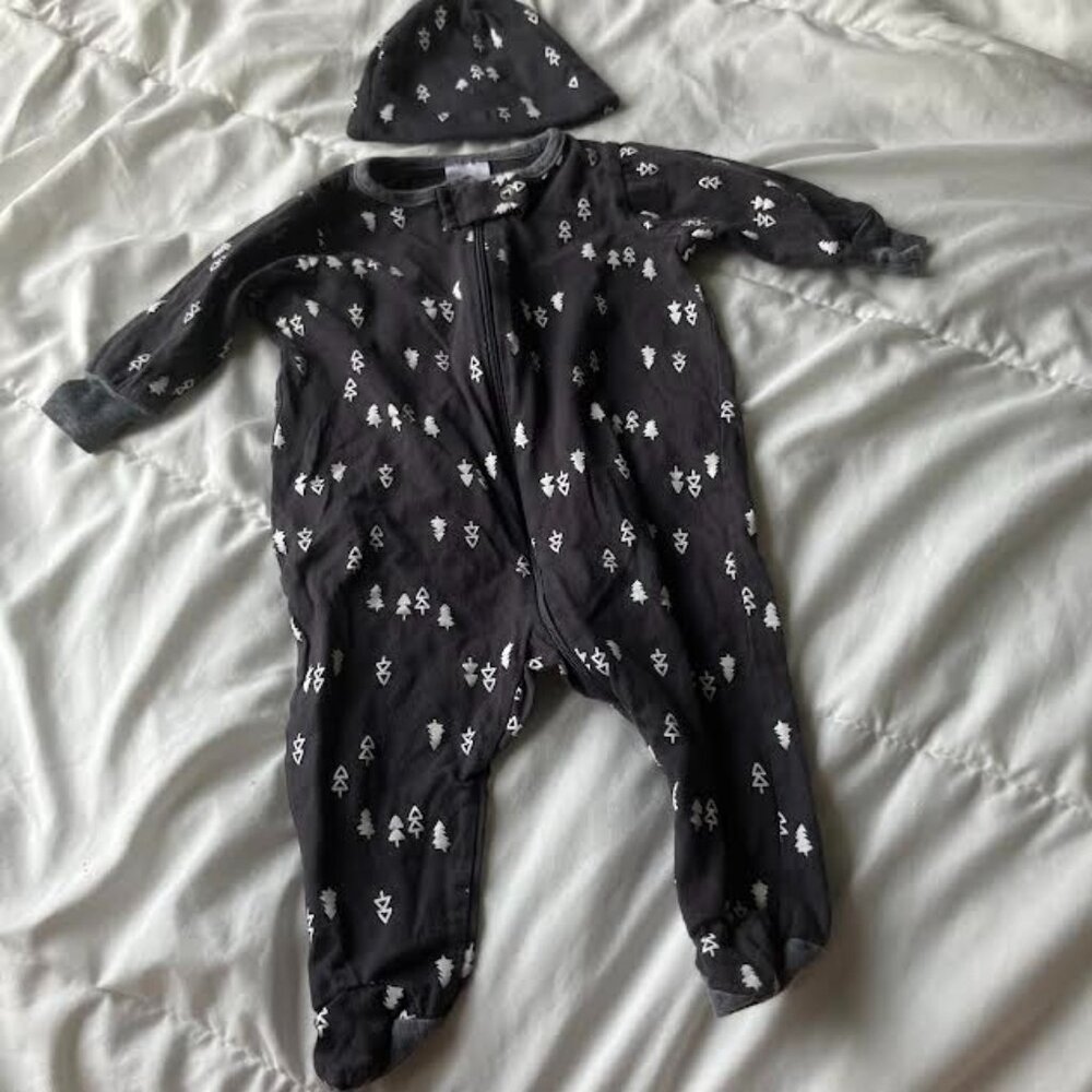 Gerber Winter Footie and Hat Set (0-3 months)
